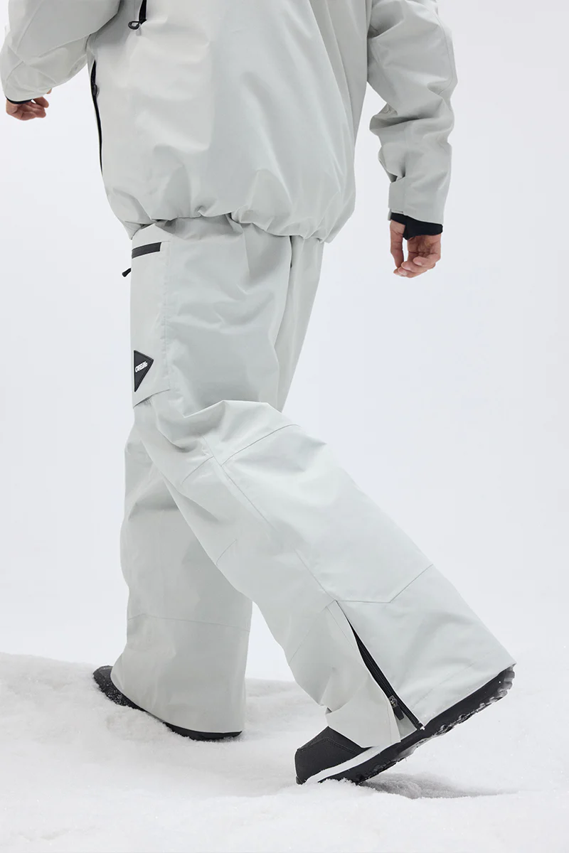 East Unisex 3L Shell Snowboard Pant - Image 8