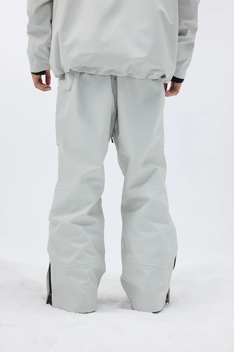 East Unisex 3L Shell Snowboard Pant - Image 9